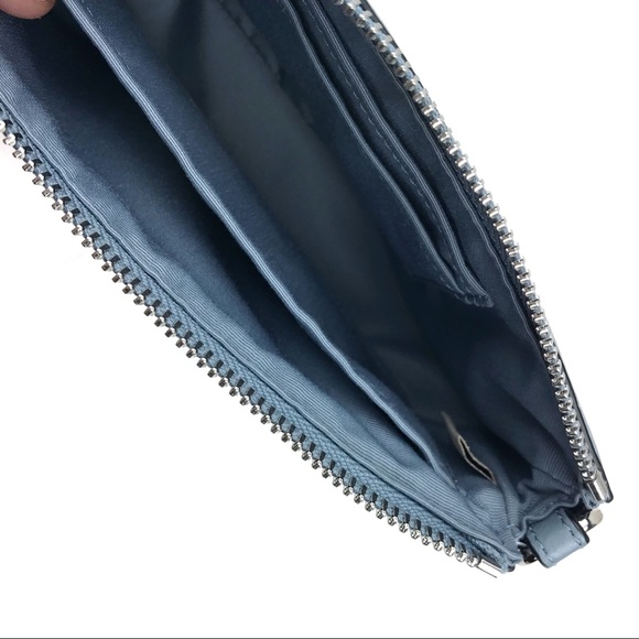 ✖️SOLD✖️Coach Wristlet - Picture 5 of 8